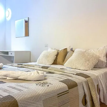 2 Bedroom In * Lecce nei Marsi
