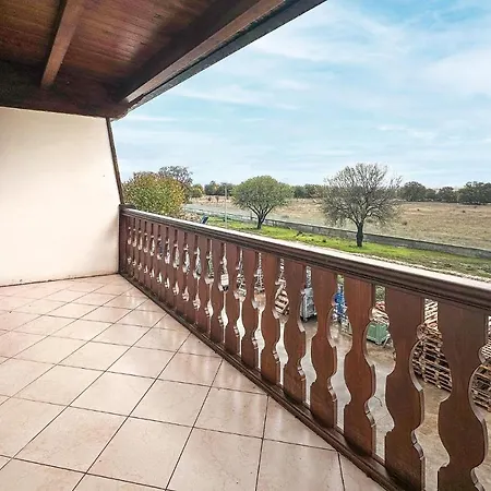 2 Bedroom In * Lecce nei Marsi