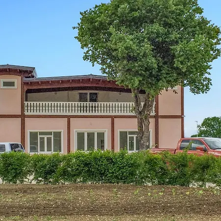 2 Bedroom In Lecce Nei Marsi Apartment Gioia Dei Marsi